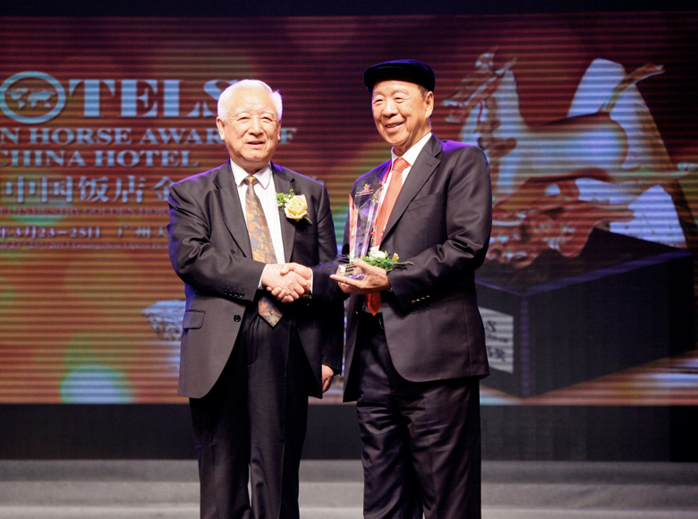 Received the Lifetime Achievement Award at the 13th China Hotel Golden Horse Award