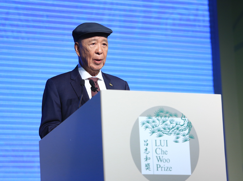 Established LUI Che Woo Prize – Pize for World Civilisation to honour individuals or organization with remarkable contributions to the welfare of mandkind